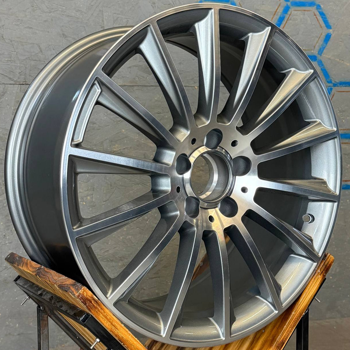 Jantes DY138-L 18 pouces 5x112 Gun Metal Face Poli